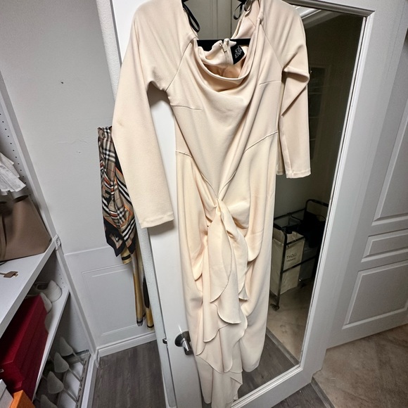 Sold out Lotus dress from Solace London! - Picture 7 of 8